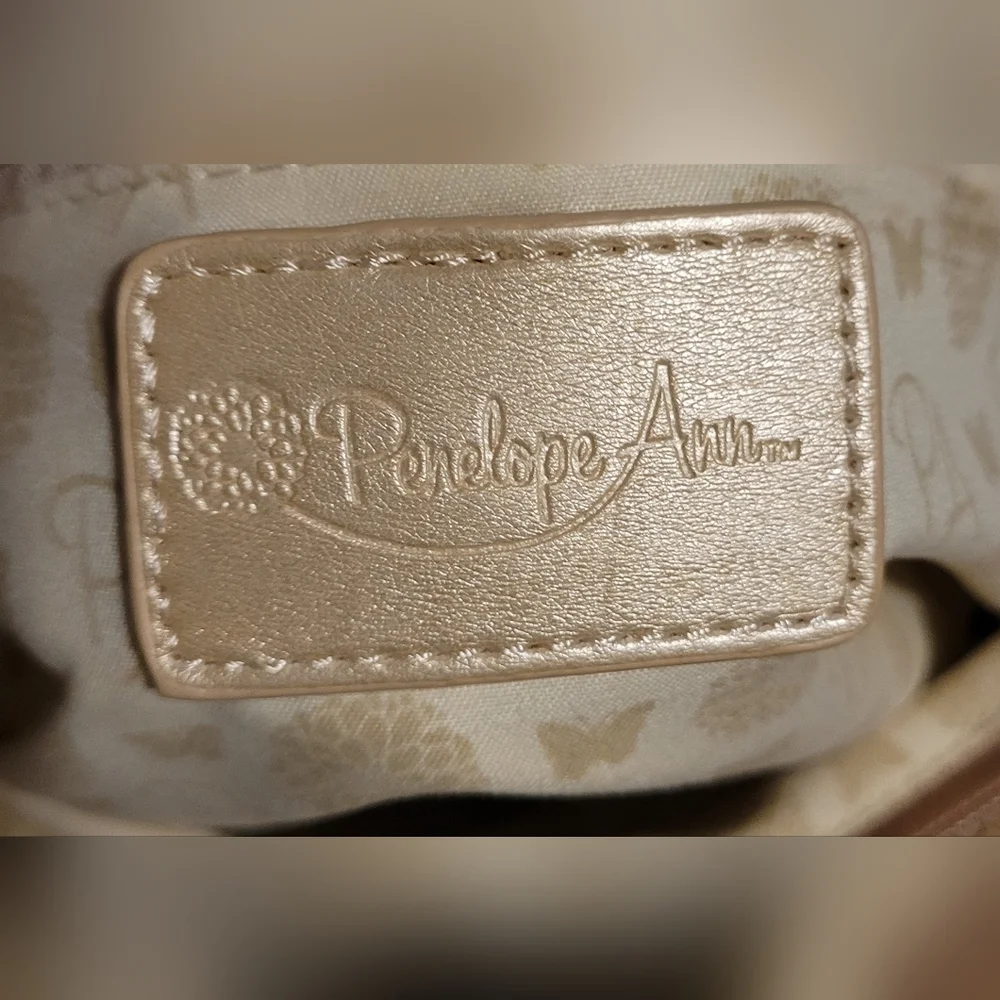 Penelope Ann Seeet City Tan Faux Snake Skin Textured Tote - Picture 9 of 12